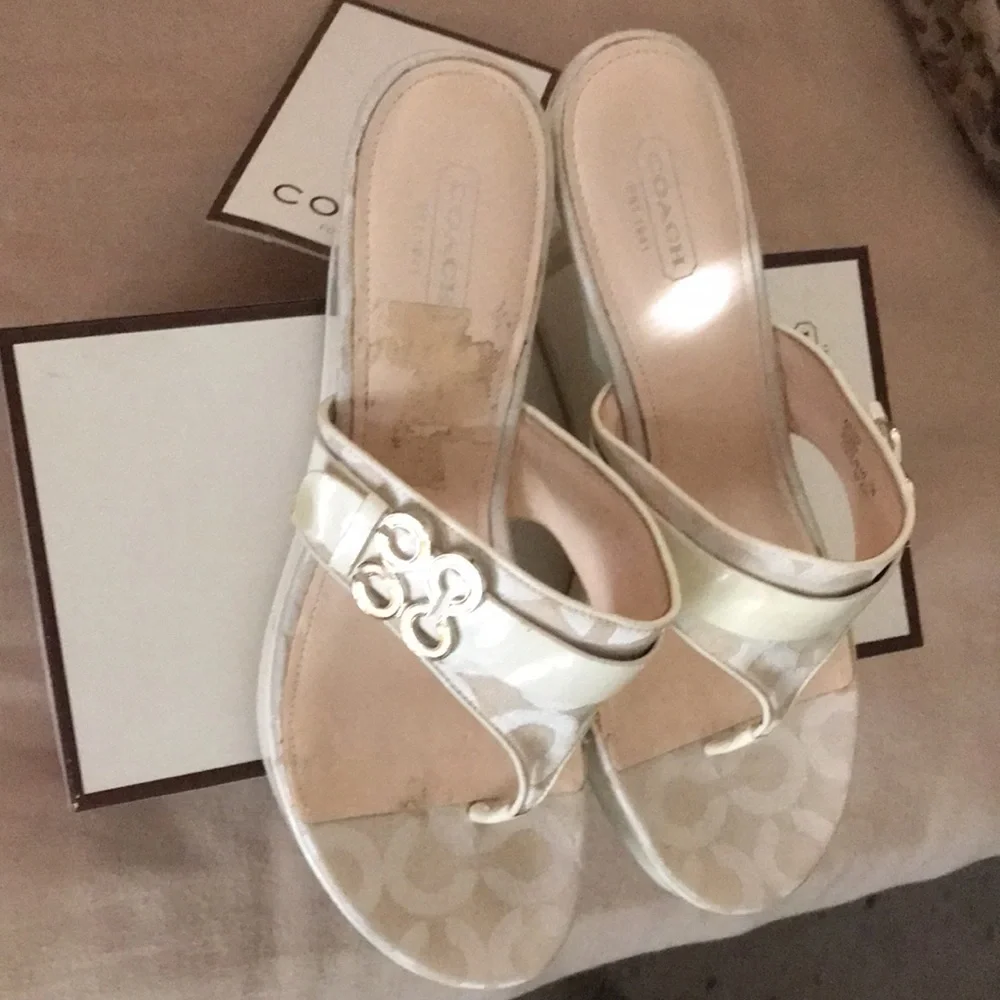 Coach size 10 white / ivory canvas & patent leather platform wedge sandal - Picture 11 of 16